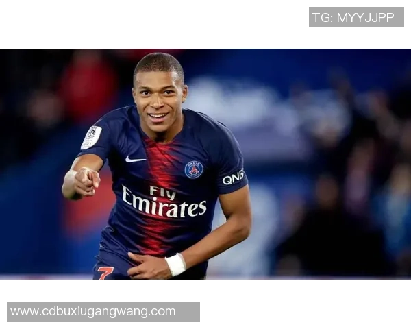 足球球星转会动态分析各大豪门新阵容及球队未来前景